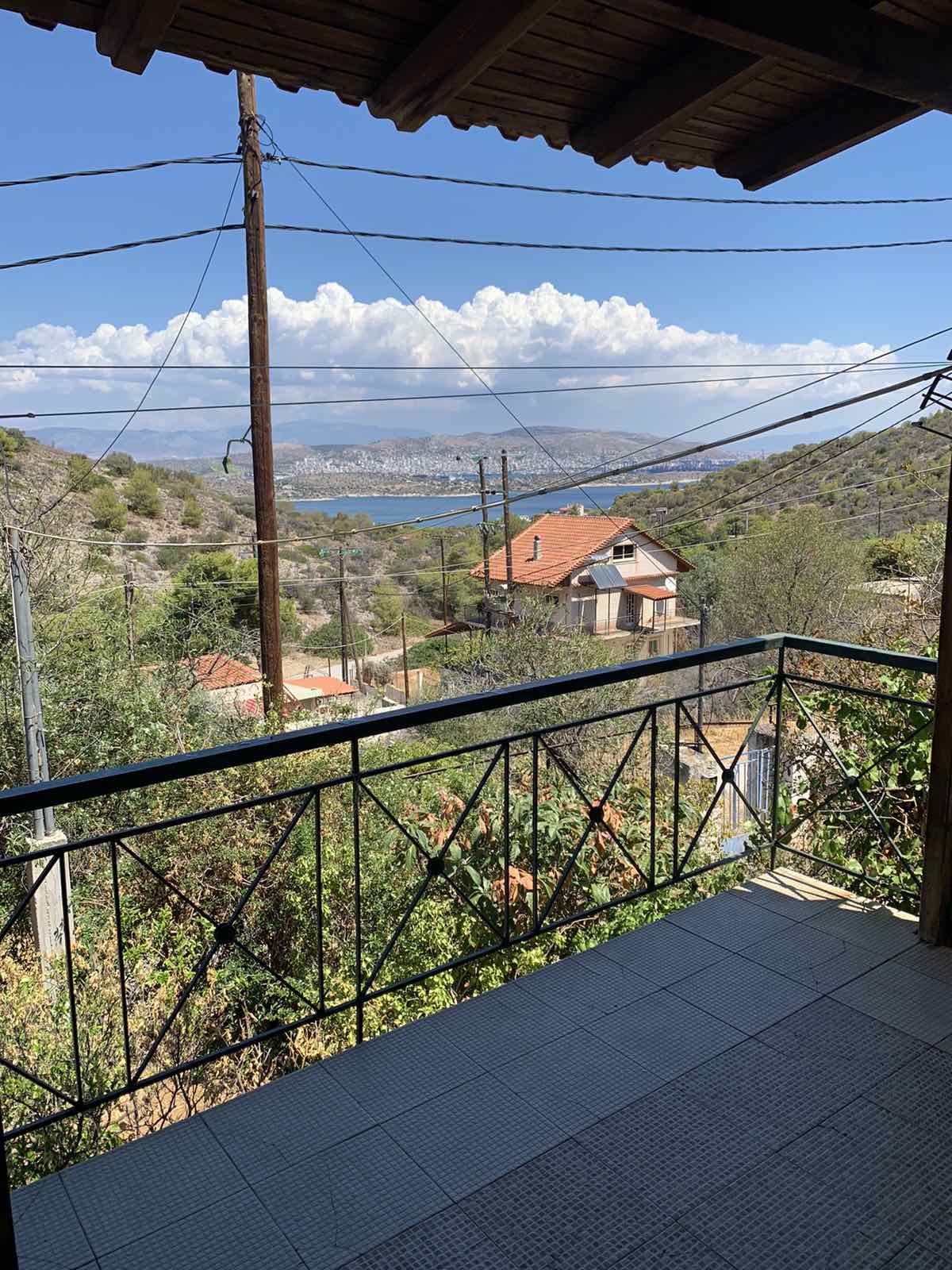 Θέα απο το μπαλκόνι